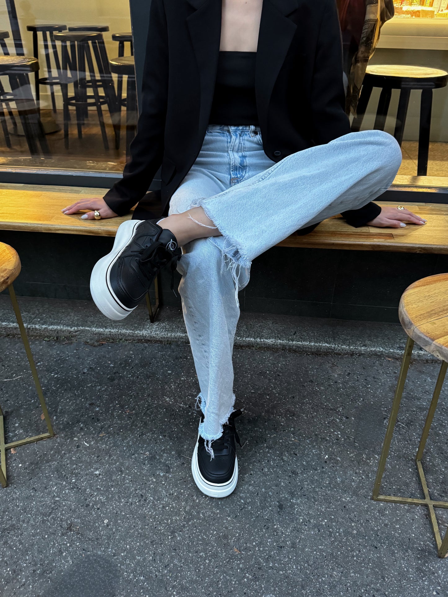 Кросівки (підошва з чорною лінією) чорні