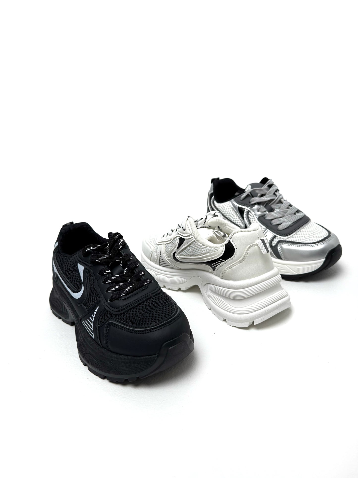 Кросівки з рельєфною підошвою (металік)