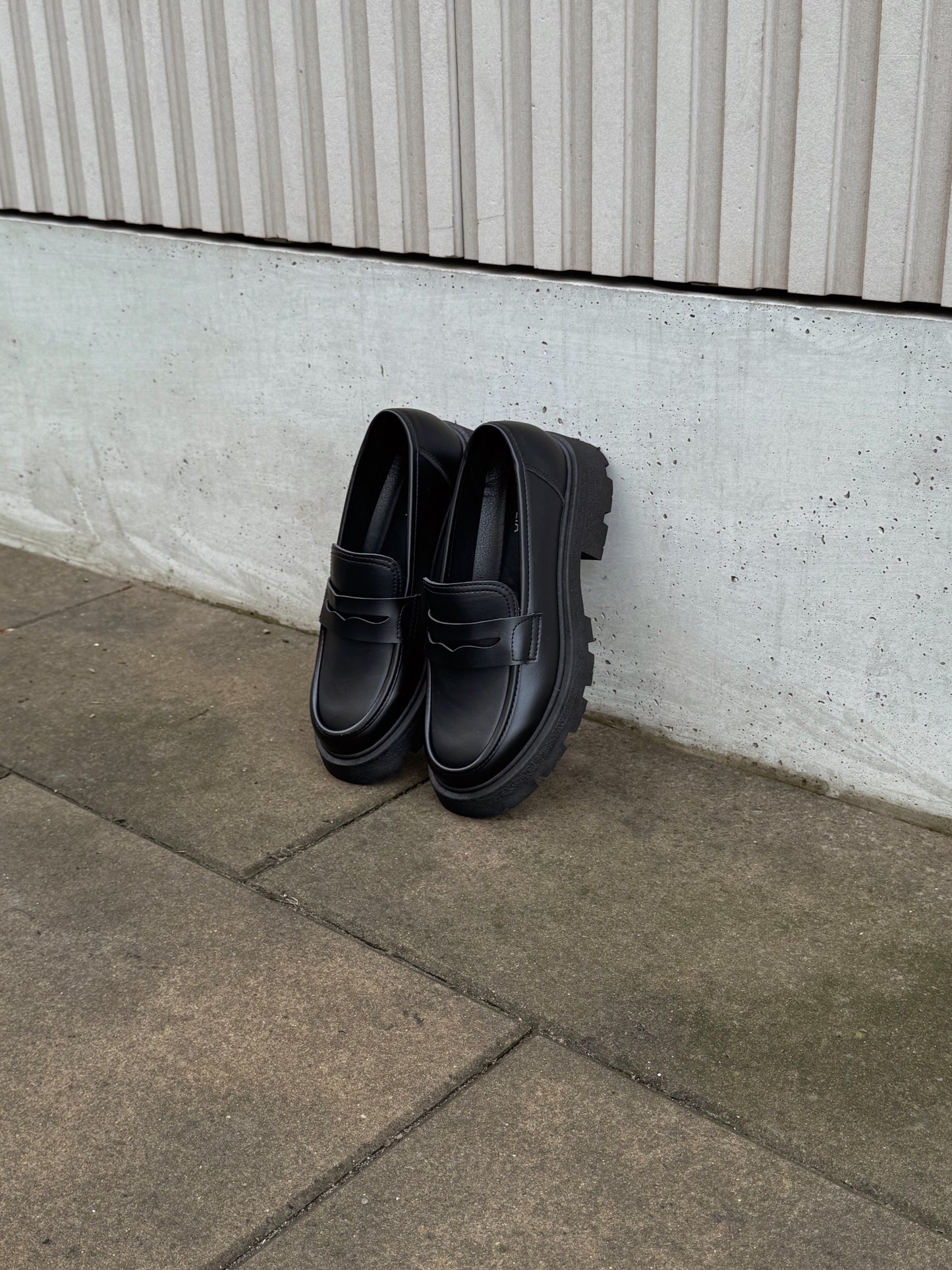 Лофери класичні чорні