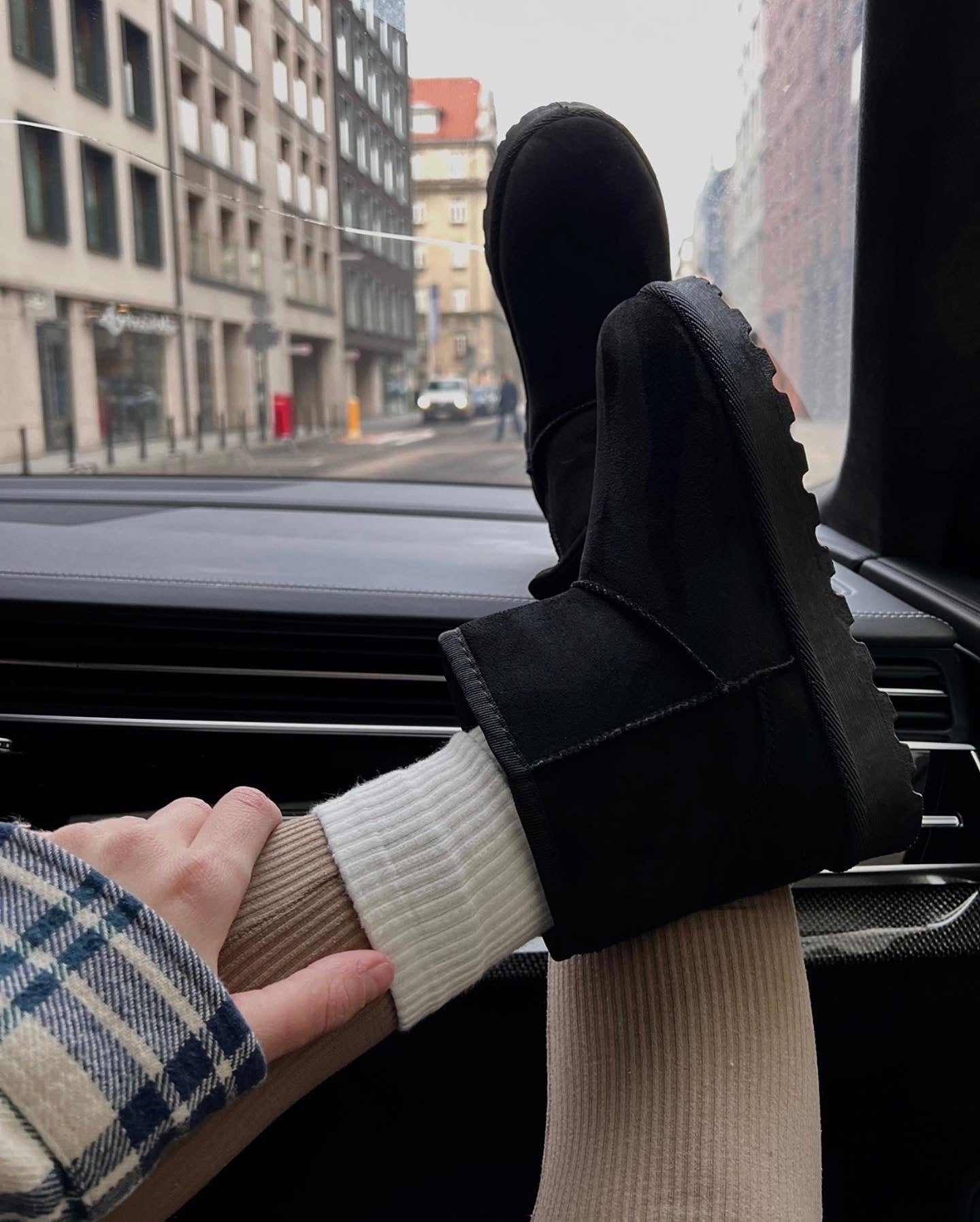 Уги (стандартна підошва) чорні