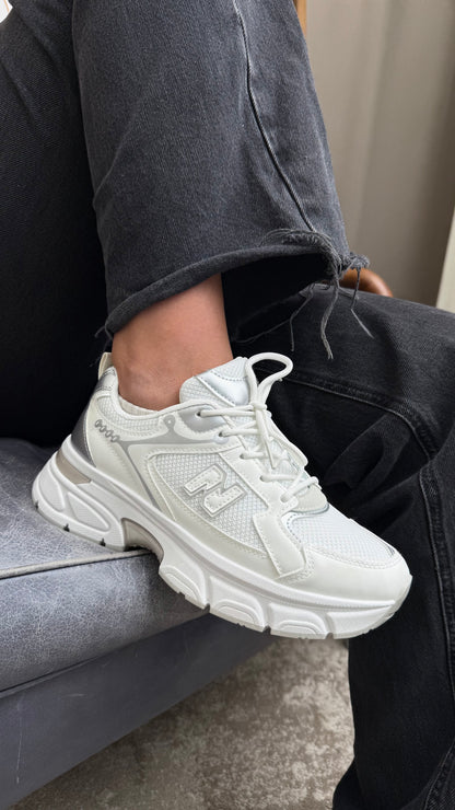 Кросівки N білі