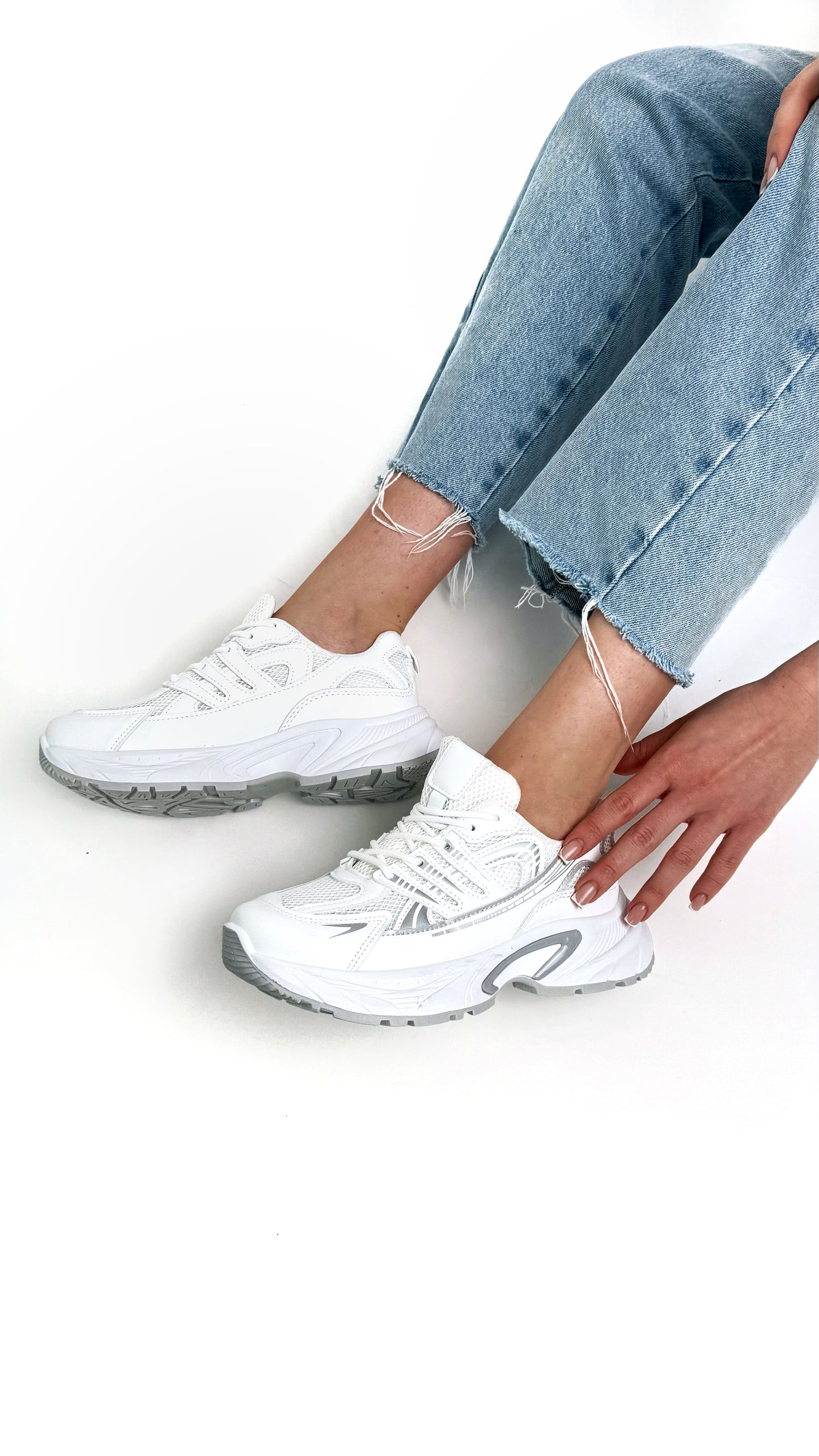 Кросівки білі (нова колекція)