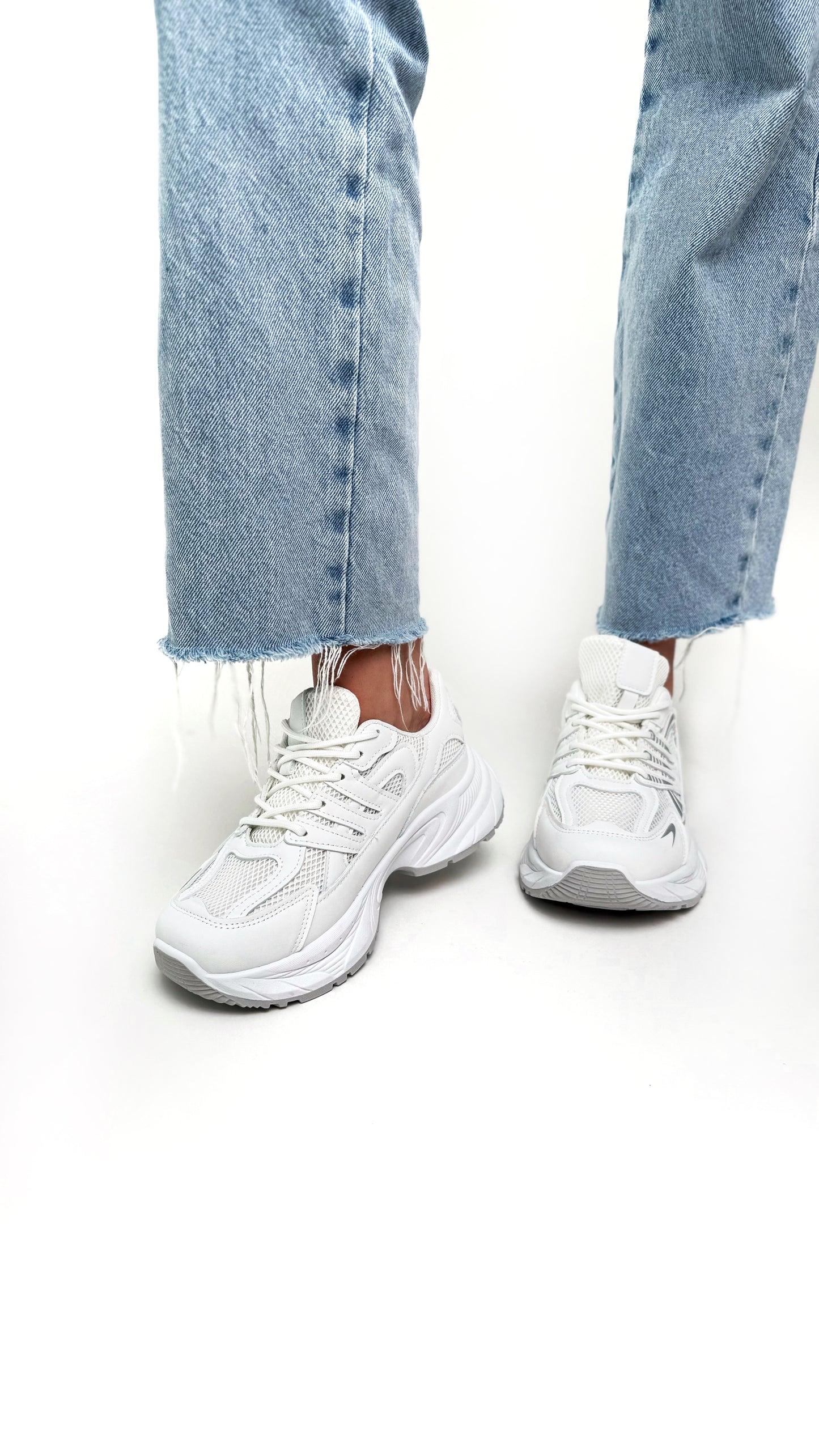 Кросівки білі (нова колекція)