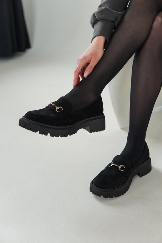 Лофери чорні замшеві зі срібною фурнітурою