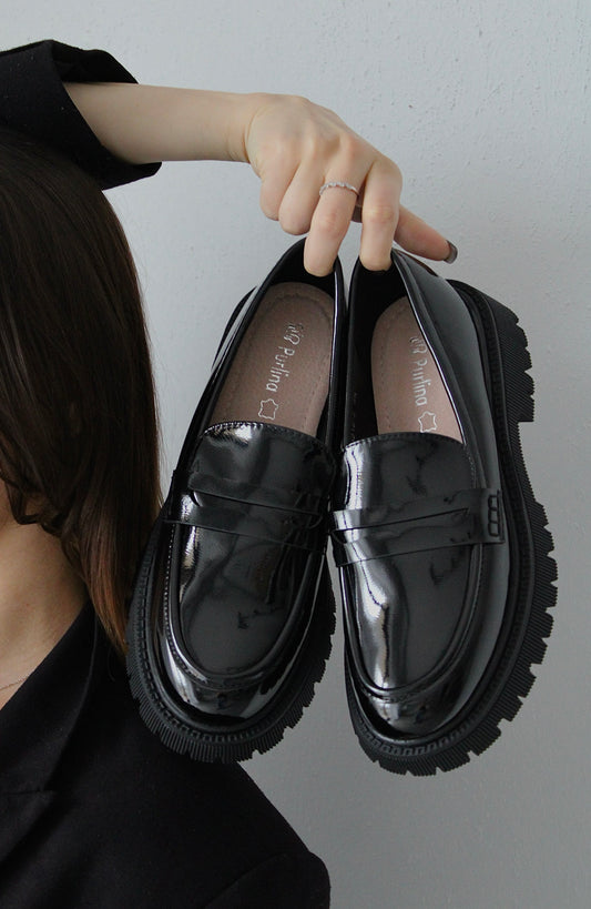 Лофери класичні лаковані