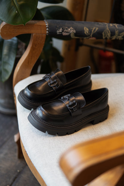 Класичні лофери з фурнітурою