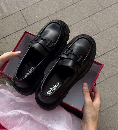 Класичні лофери з фурнітурою